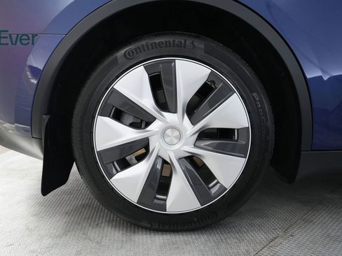 Used 2023 Tesla Model Y Long Range image 22