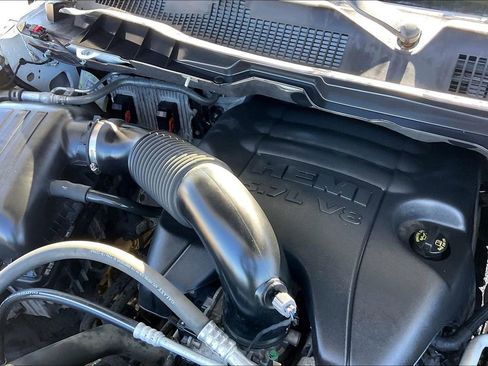 Used 2017 RAM 1500 Classic SLT image 30