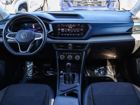 Used 2023 Volkswagen Taos SE w/ Panoramic Sunroof Package image 12