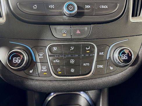 Used 2023 Chevrolet Malibu LT image 16