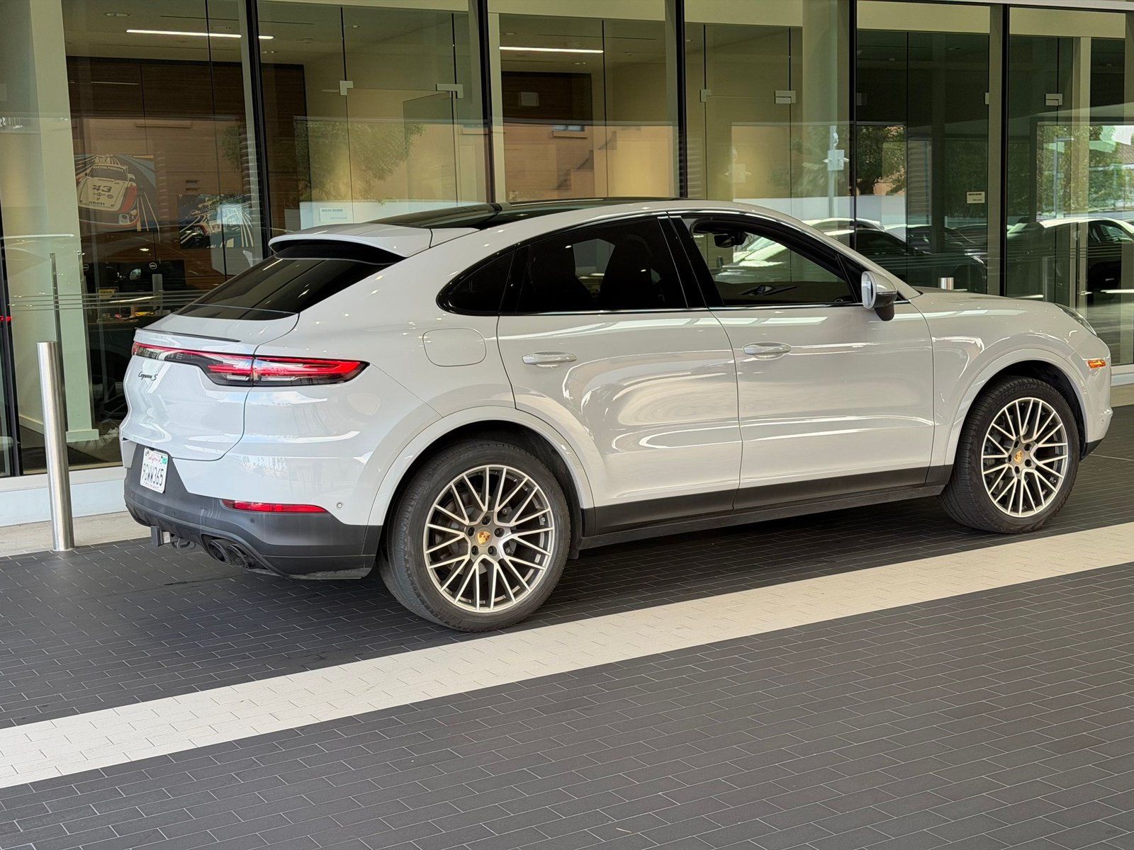 Certified 2023 Porsche Cayenne S AWD/4WD image 7