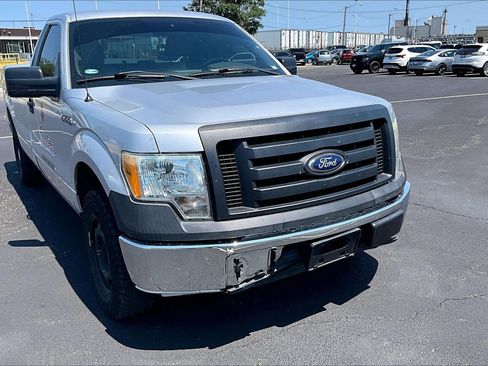 Used 2010 Ford F150 XL RWD image 4