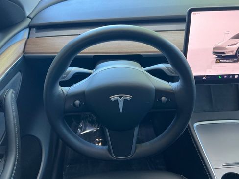 Used 2022 Tesla Model Y Performance AWD/4WD image 27