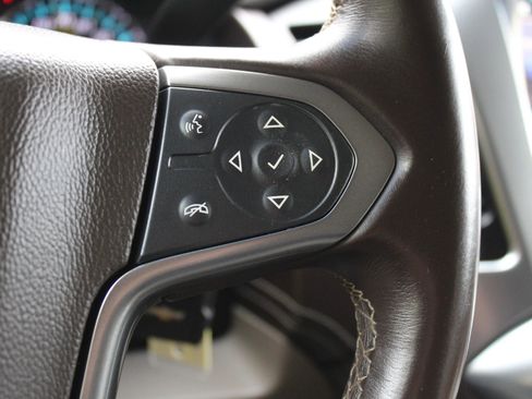 Used 2015 Chevrolet Suburban LT image 33