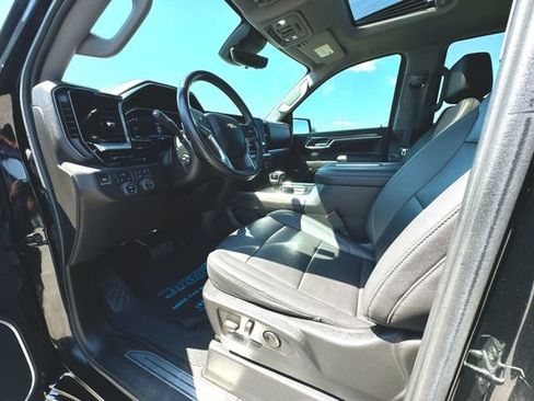 Used 2022 Chevrolet Silverado 1500 LTZ w/ LTZ Premium Package AWD/4WD image 10