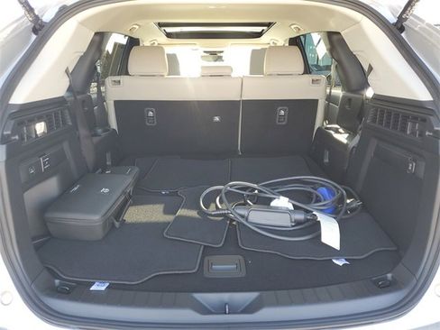 Certified 2025 MAZDA CX-90 Plug-In Hybrid w/Premium Sport image 8