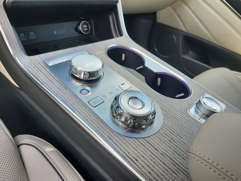 Used 2025 Genesis GV80 2.5T Prestige AWD/4WD image 14