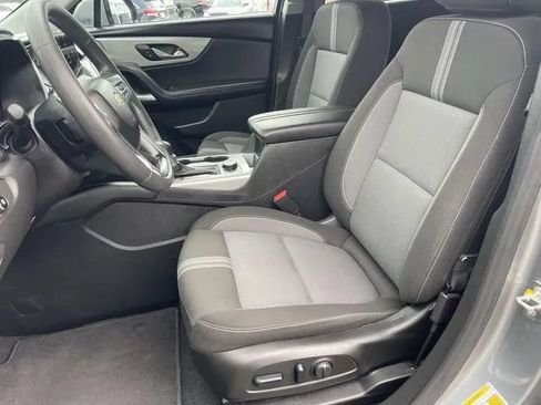 Used 2025 Chevrolet Blazer LT FWD image 26