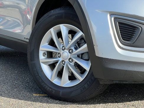 Used 2016 Kia Sorento LX w/ LX Convenience Package image 2