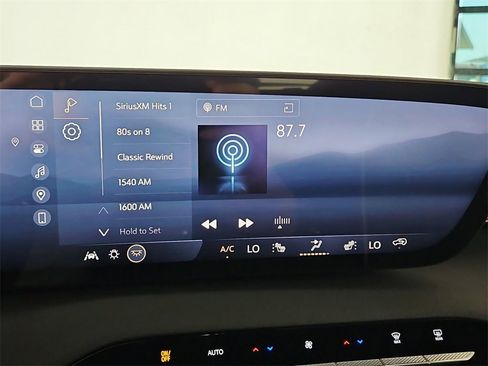 Used 2026 Buick Enclave Sport Touring w/ Power Package image 19