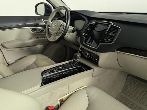 Used 2016 Volvo XC90 T6 Momentum w/ Momentum Plus Package image 31