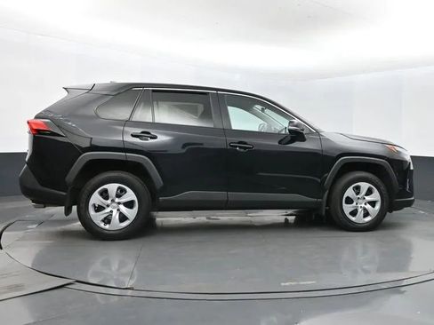 Used 2023 Toyota RAV4 LE image 4