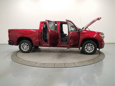 Used 2024 Chevrolet Silverado 1500 RST image 18
