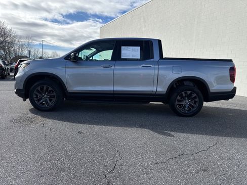 Used 2021 Honda Ridgeline Sport image 4