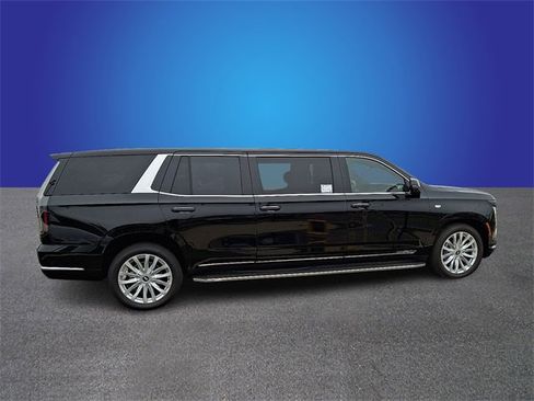 New 2025 Cadillac Escalade Luxury image 4