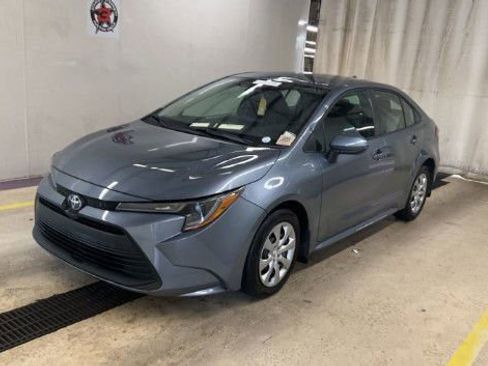 Used 2025 Toyota Corolla LE FWD image 1
