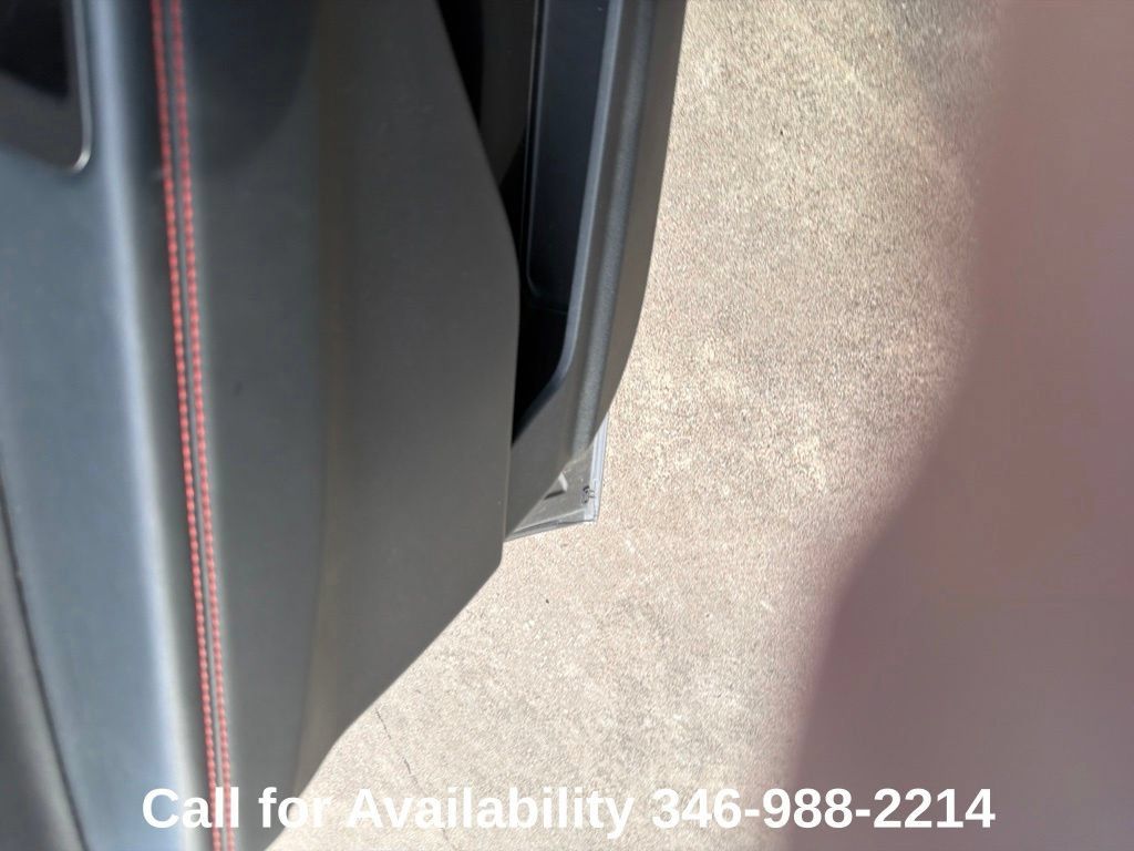 Used 2026 Ford Explorer ST-Line w/ ST-Line Street Pack RWD image 2