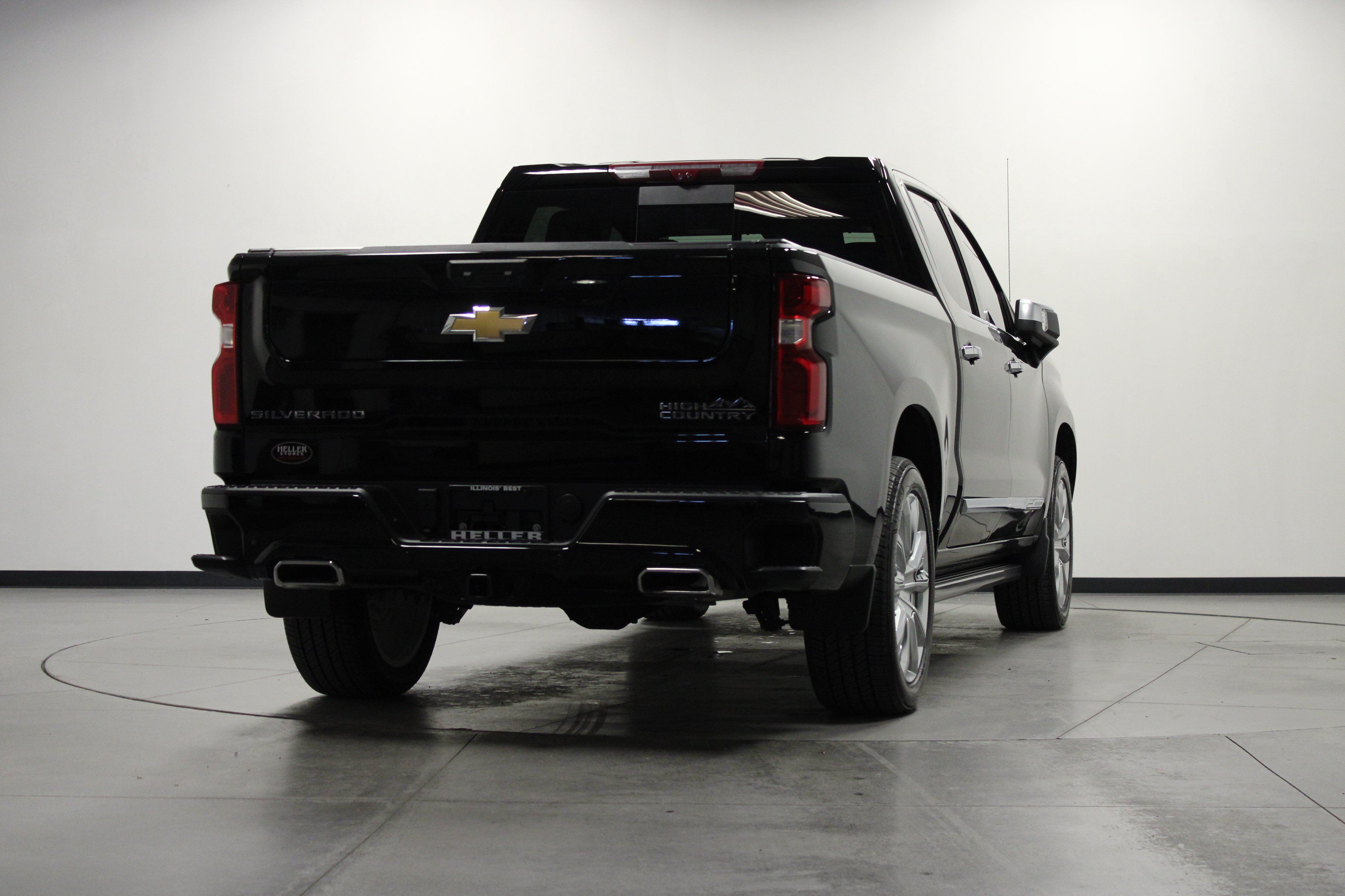 Used 2026 Chevrolet Silverado 1500 High Country AWD/4WD image 4
