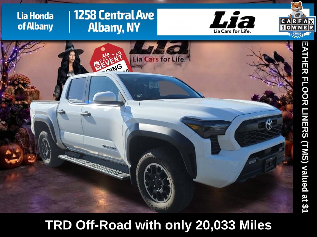 Used 2025 Toyota Tacoma TRD Off-Road AWD/4WD image 1