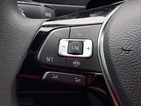 Used 2021 Volkswagen Tiguan S image 15