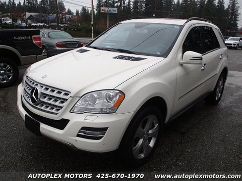 Used 2011 Mercedes-Benz ML 350 BlueTEC 4MATIC image 3