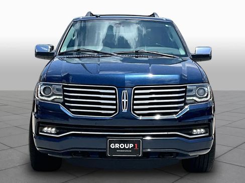 Used 2017 Lincoln Navigator Select RWD image 4