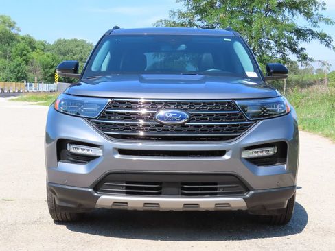 Used 2024 Ford Explorer XLT w/ Equipment Group 202A AWD/4WD image 16
