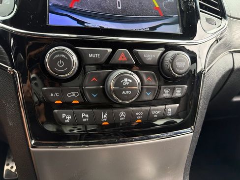 Used 2020 Jeep Grand Cherokee High Altitude AWD/4WD image 12