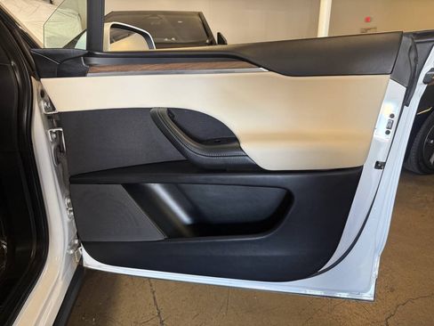 Used 2023 Tesla Model X AWD/4WD image 23
