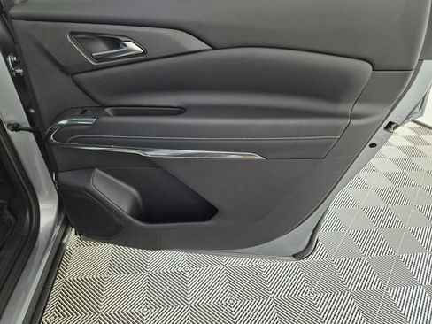 Used 2025 Chevrolet Traverse LT w/ Midnight/Sport Edition FWD image 32