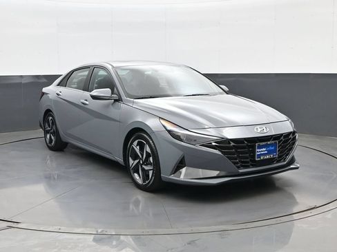 Certified 2021 Hyundai Elantra Limited FWD image 4