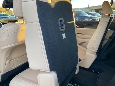 New 2025 Jeep Grand Cherokee L Limited image 34