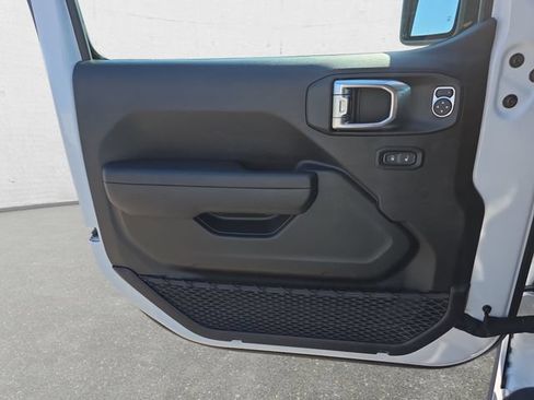 Used 2023 Jeep Wrangler Unlimited Sport AWD/4WD image 24