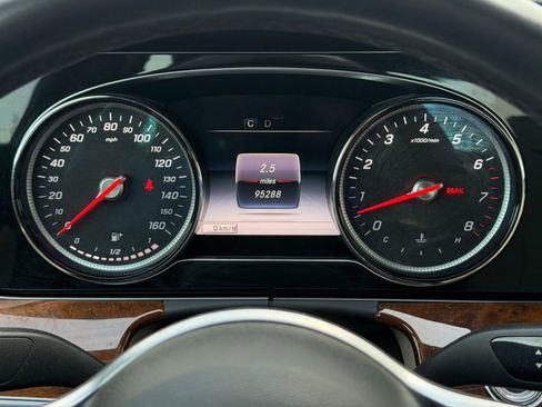 Used 2019 Mercedes-Benz E 450 4MATIC Sedan image 19
