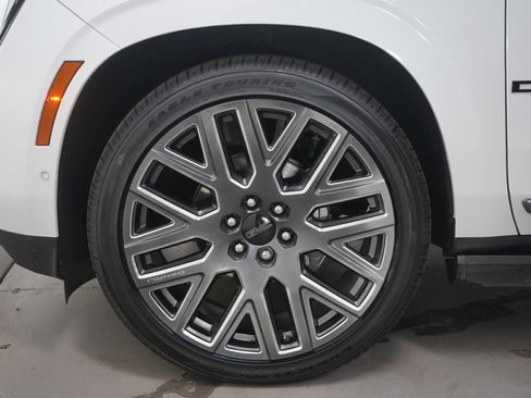 Used 2025 GMC Yukon XL Denali Ultimate w/ LPO, Floor Liner Package image 26