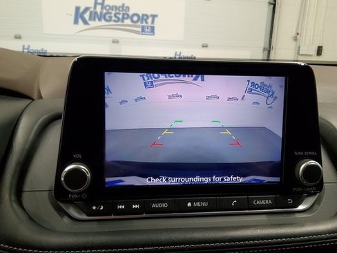 Used 2023 Nissan Rogue S image 36