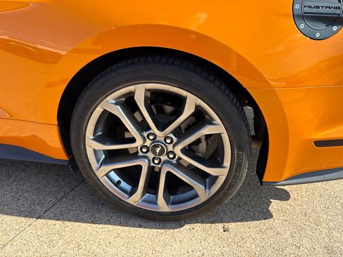 Used 2018 Ford Mustang Premium w/ Equipment Group 201A RWD image 10