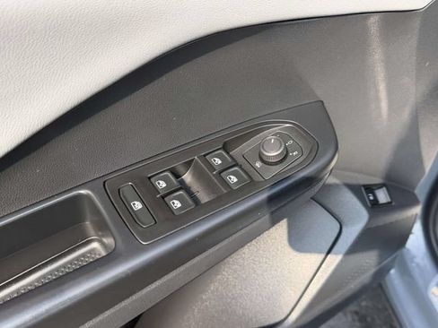 Used 2023 Volkswagen Taos SE AWD/4WD image 18