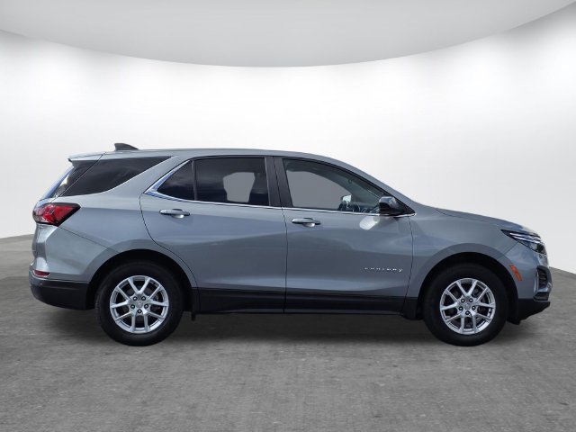 Used 2023 Chevrolet Equinox LT w/ Driver Convenience Package AWD/4WD image 3