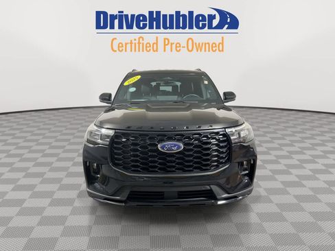 Used 2025 Ford Explorer ST-Line image 3