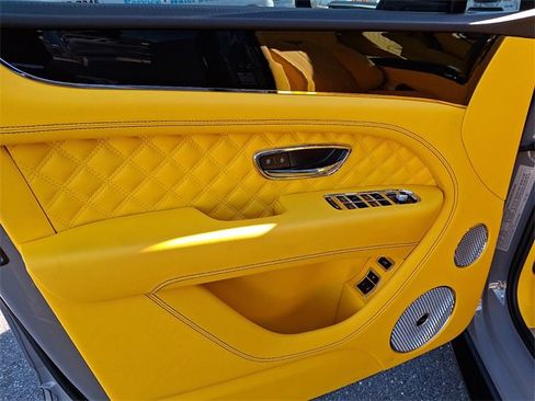 Used 2023 Bentley Bentayga image 14