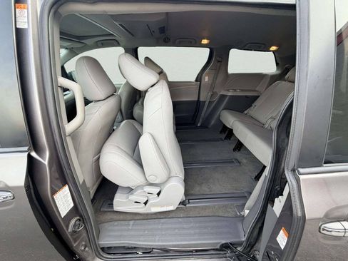 Used 2016 Toyota Sienna XLE Premium AWD/4WD image 24