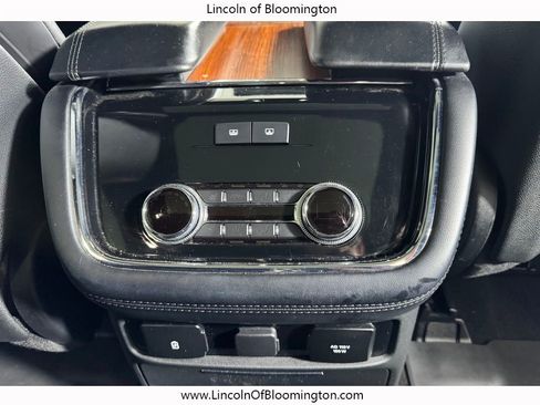 Used 2020 Lincoln Navigator Reserve AWD/4WD image 19