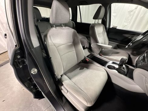 Used 2019 Honda Pilot LX image 31