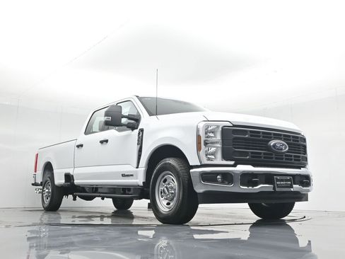 New 2026 Ford F350 XL w/ XL Chrome Package RWD image 48