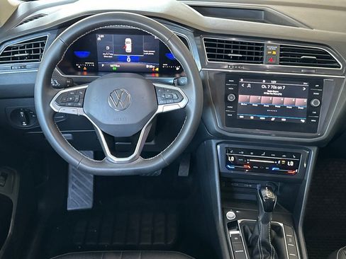 Used 2022 Volkswagen Tiguan SE FWD image 15