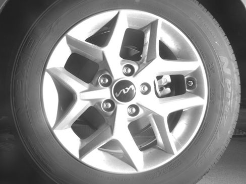 Used 2025 Kia Soul LX w/ LX Technology Package image 14