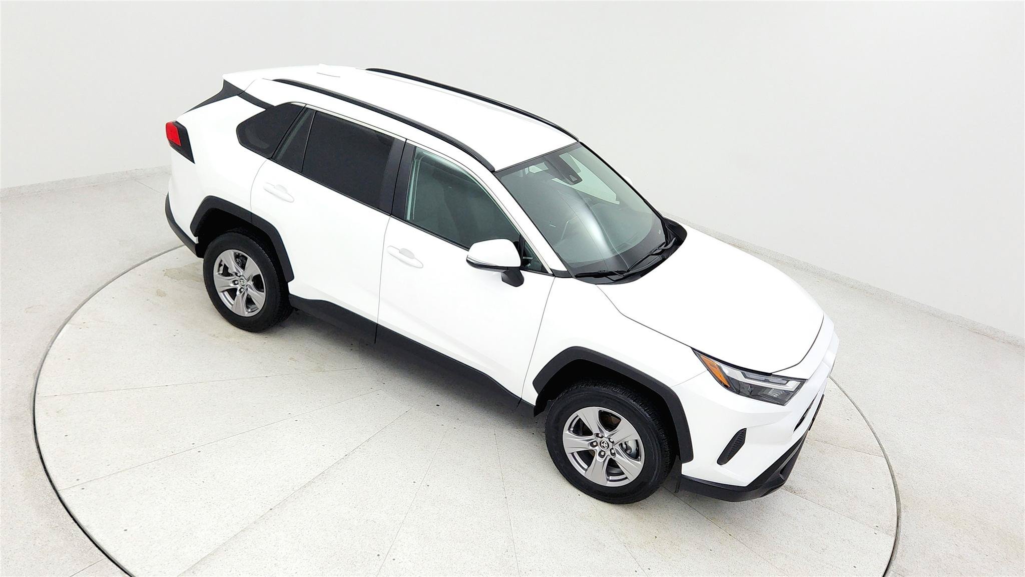 Used 2025 Toyota RAV4 XLE FWD image 39