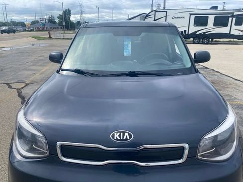 Used 2016 Kia Soul + FWD image 3