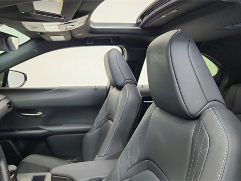 Used 2024 Lexus UX 250h FWD image 32